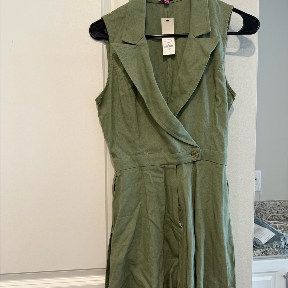 Sleeveless Green Dress